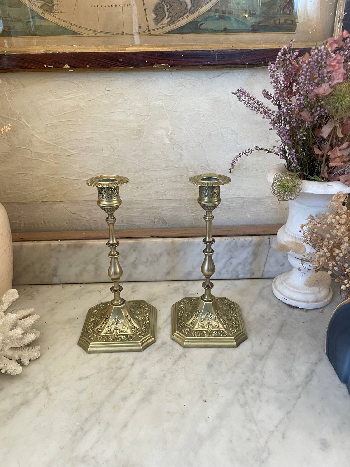 Paire de bougeoirs en laiton XIXème