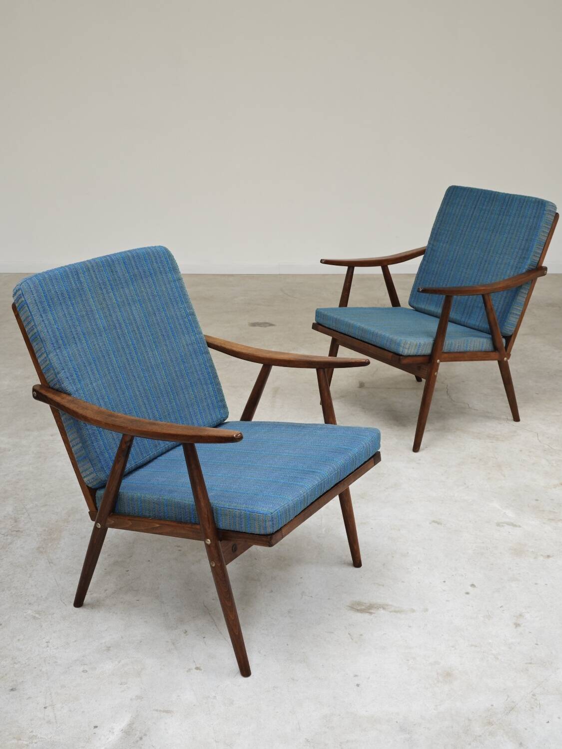 Pair of blue boomerang armchairs by Antonin Suman for Ton (Thonet) 1960