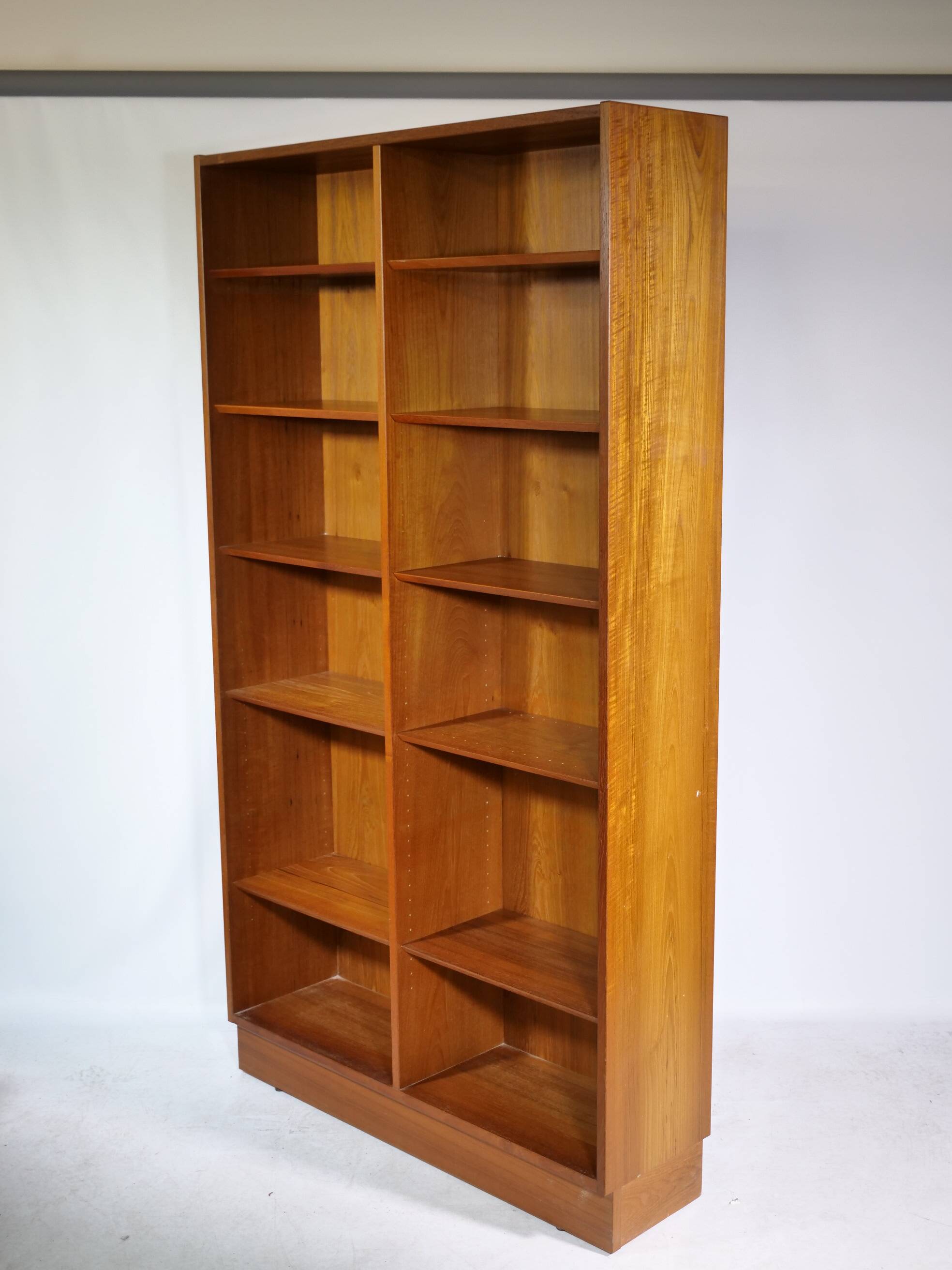 Mid-Century Design Teak Bookcase by Poul Hundevad, Denmark, 1960s