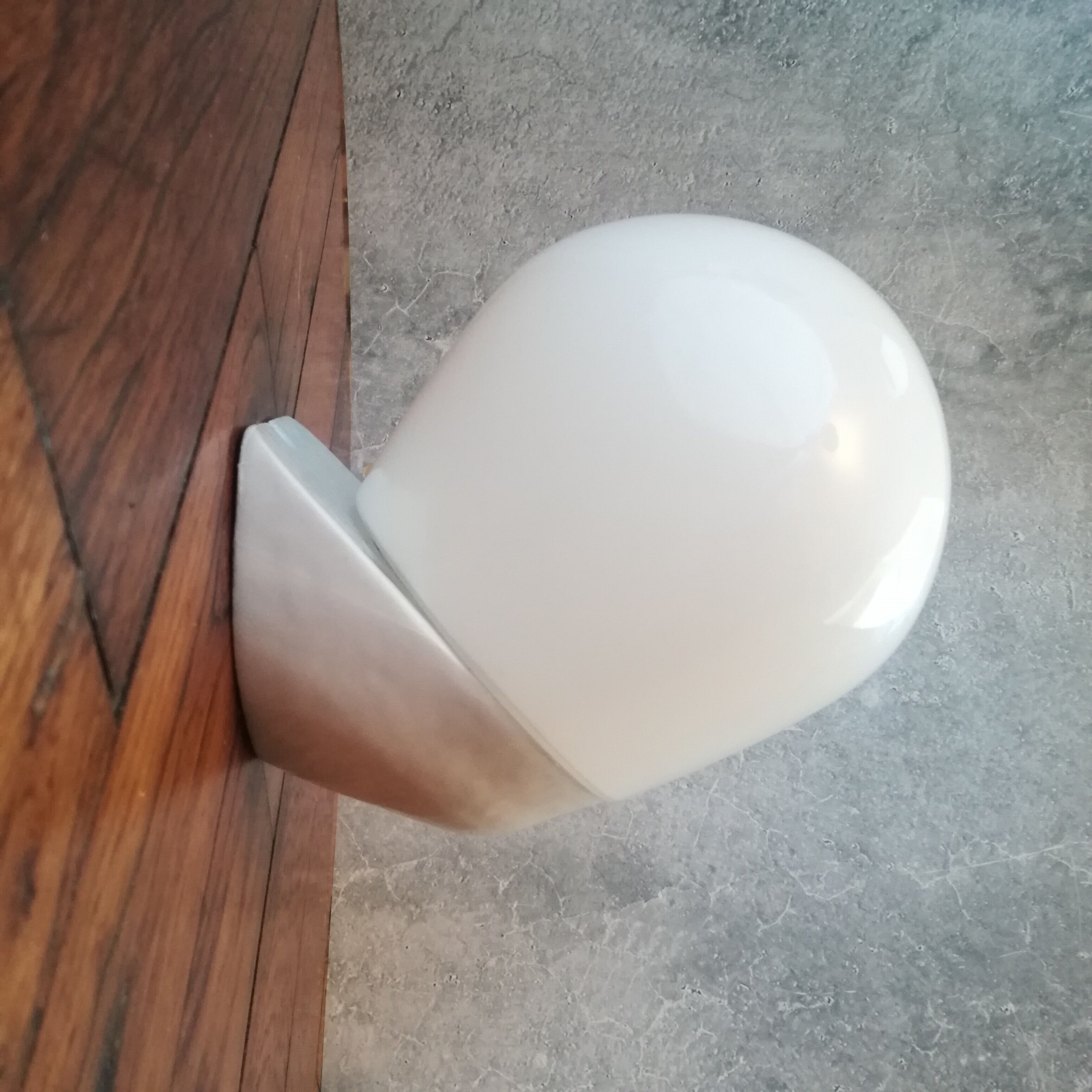Ovoid wall lamp in earthenware and glass ø20