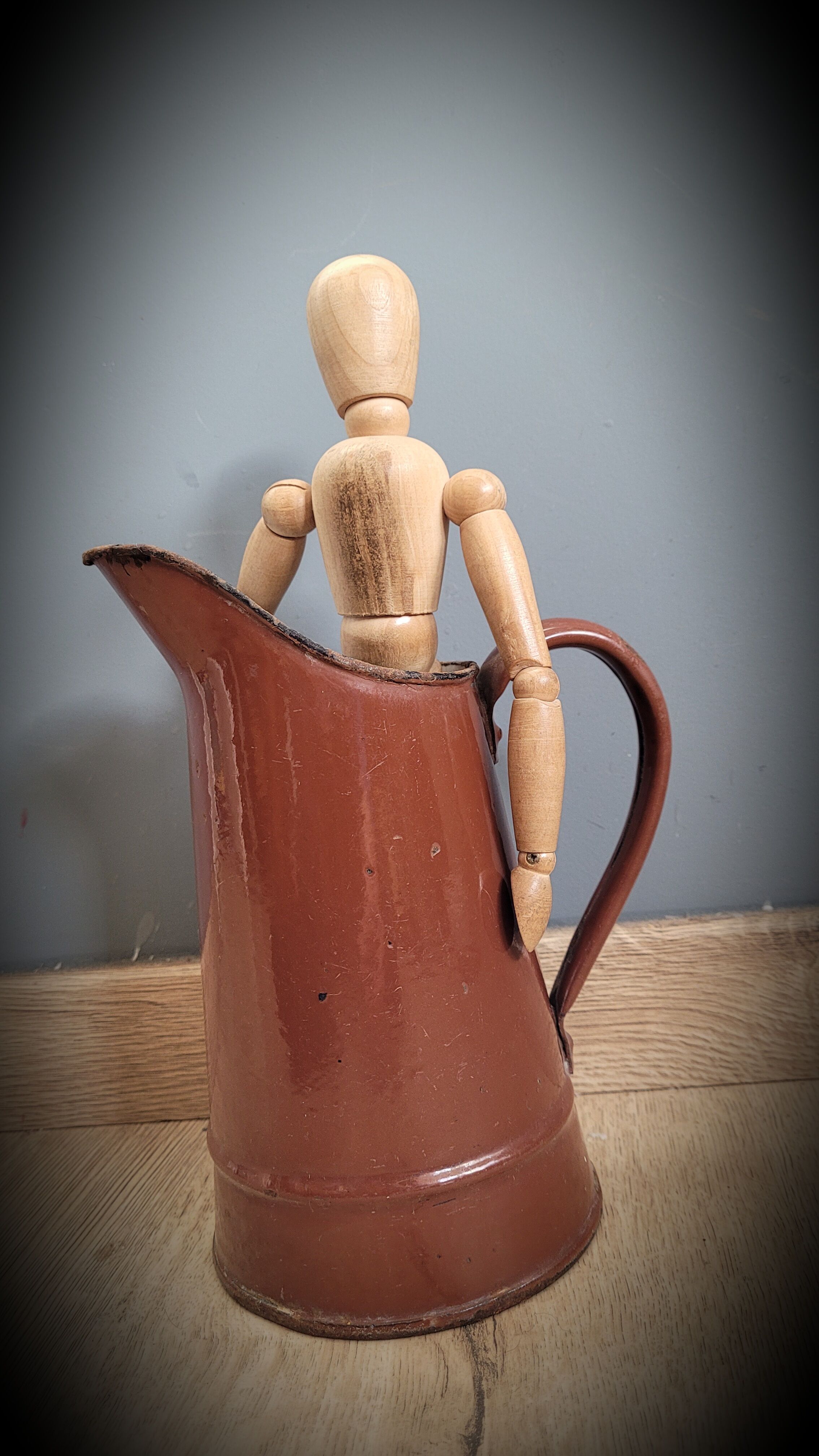 Broc pitcher enamelled brown