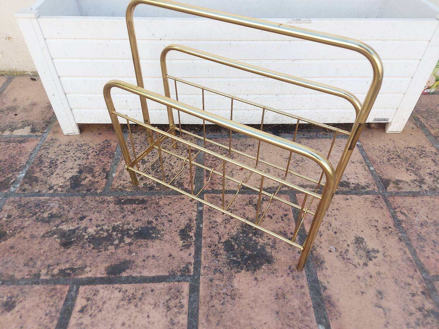 Porte revues vintage en laiton