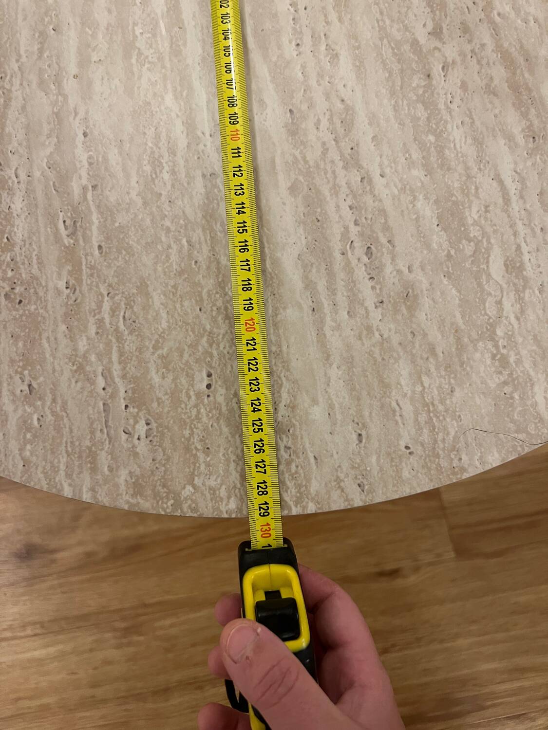 Table base effet travertin