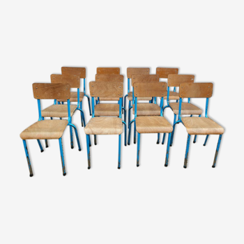 12 chaises d'école