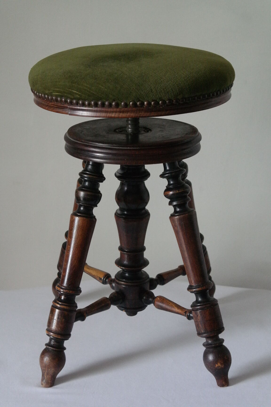 Napoleon III beech piano stool