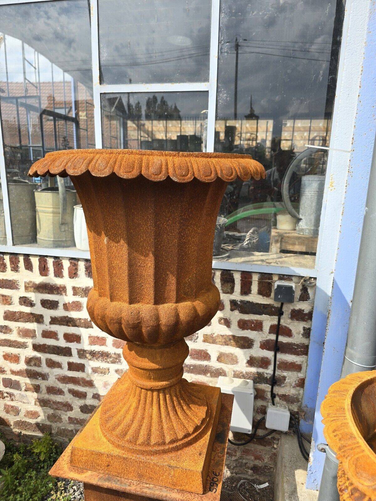 Vase médicis en fonte (gros modèle)