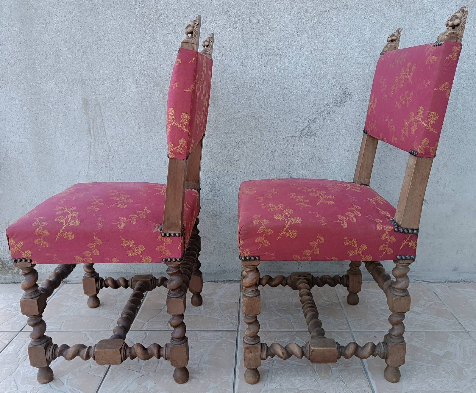 Pair of Louis XIII chairs in walnut, 19th century.