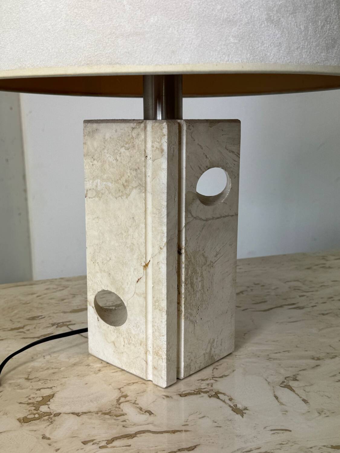 Mid Century Modernist Brutalist Italian Travertine table lamp, 1960s