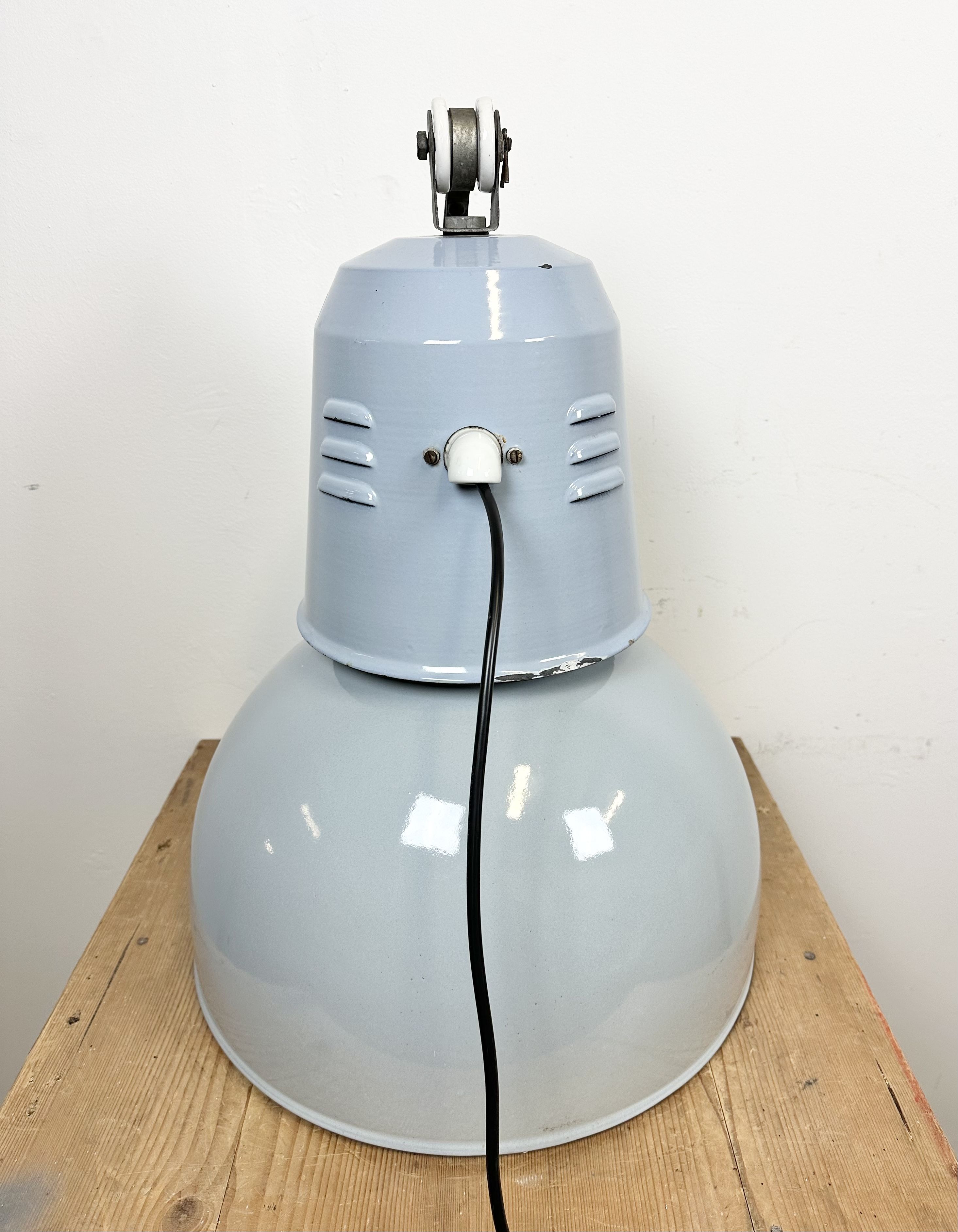 Industrial italien grey enamel lamp from Cariboni, 1970s