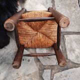 Petite chaise de cheminée