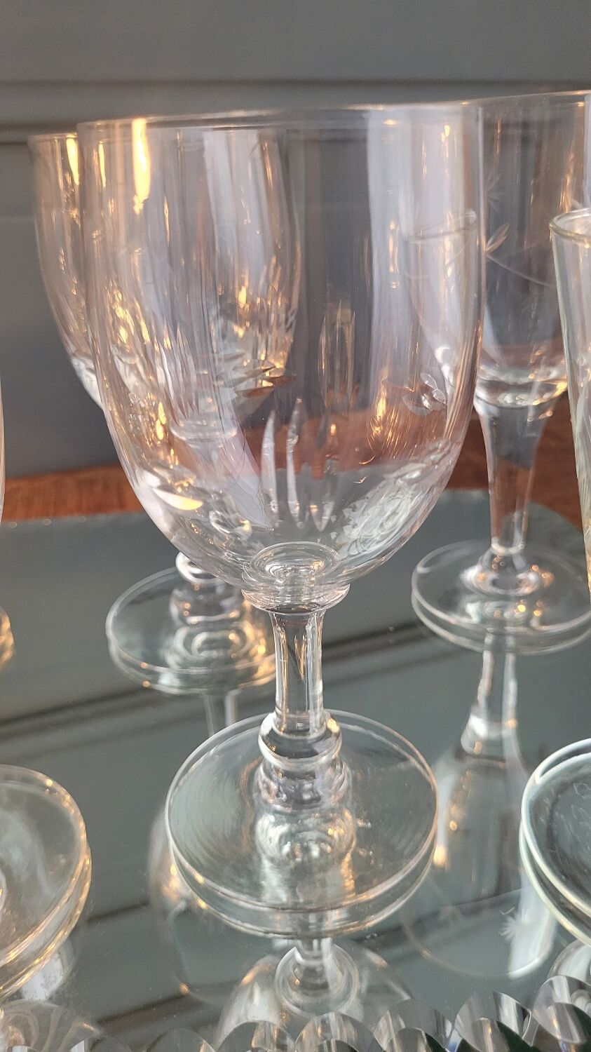 Chiseled glasses 60's