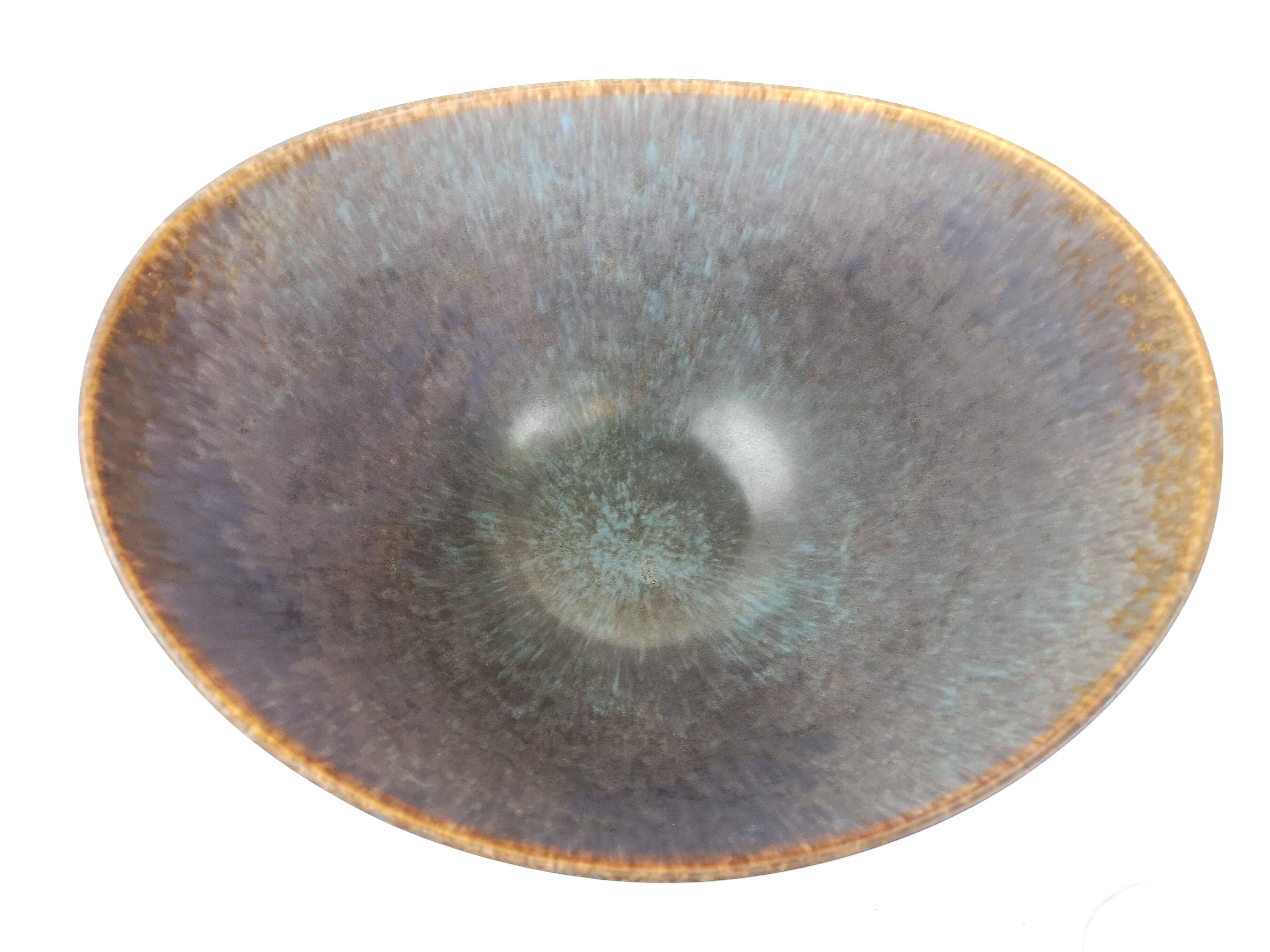 Large modern mid-century ceramic bowl Rörstrand AXK Gunnar Nylund, Sweden, 1950s.