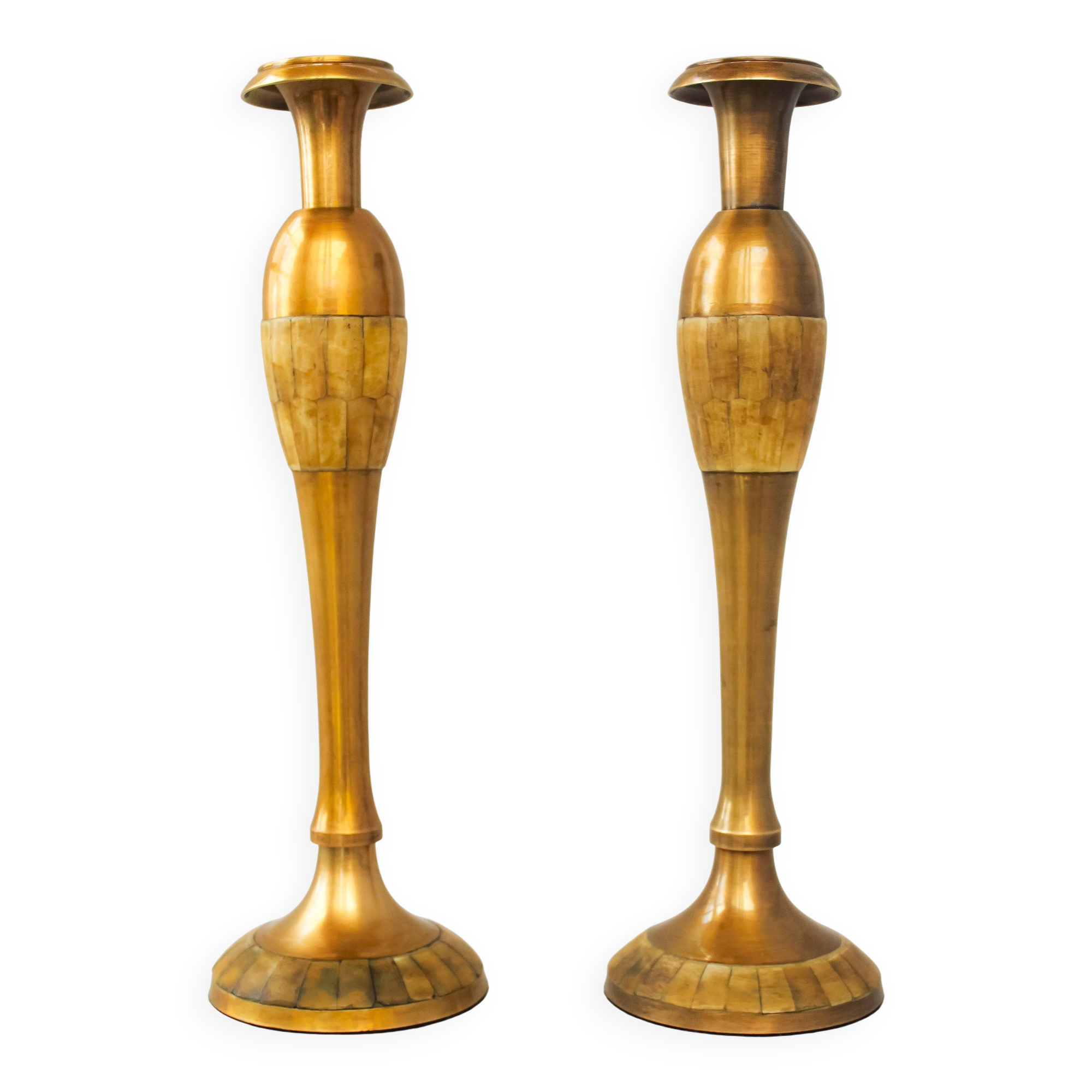 Pair of original bronze candelabros decorated by hand. Porta velas.