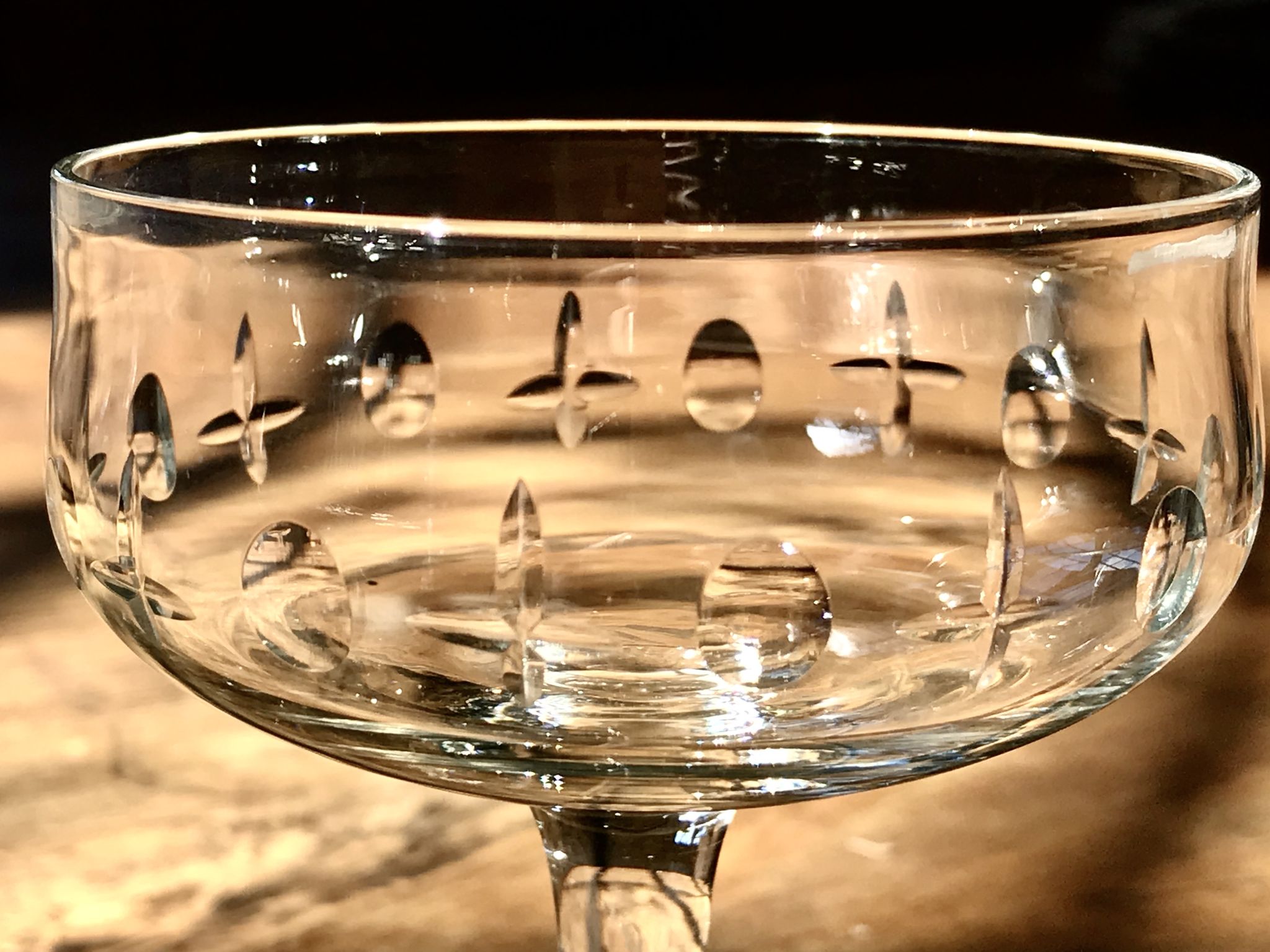 Lot de 7 coupes de champagne en cristal ciselé