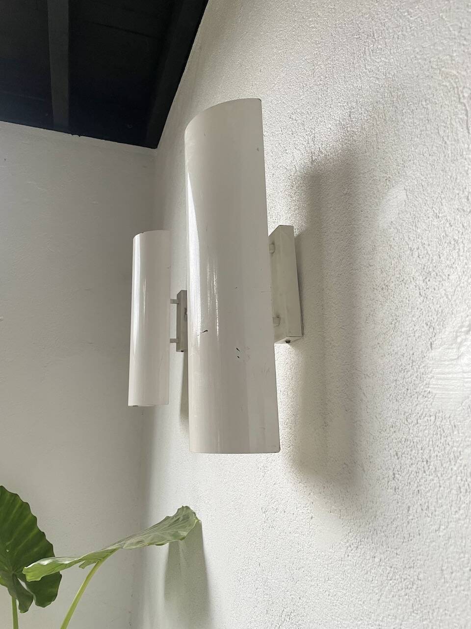 Pair of Parscot wall lights in white lacquered metal from the 80s