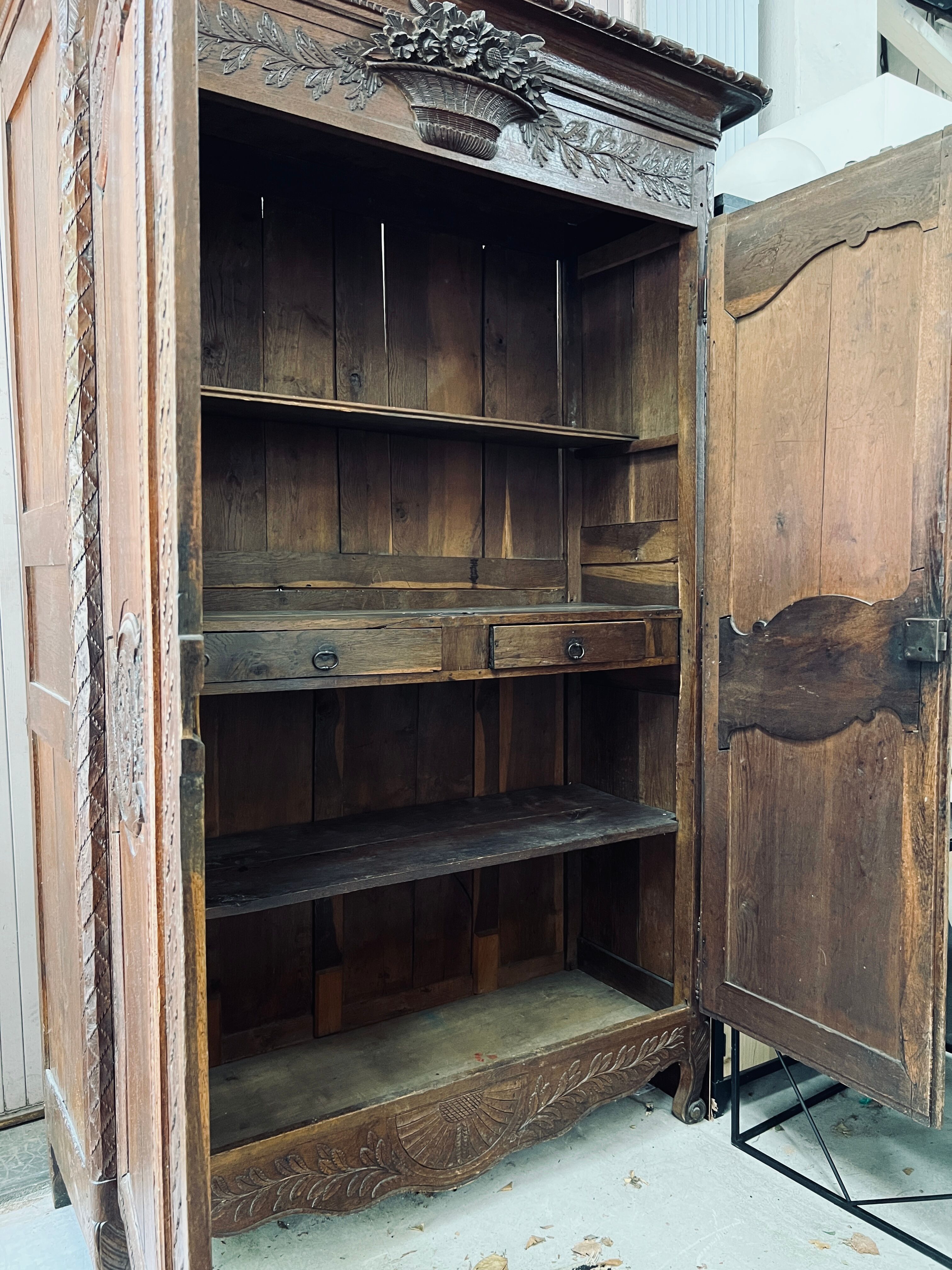 Norman wedding cabinet in oak eighteenth century