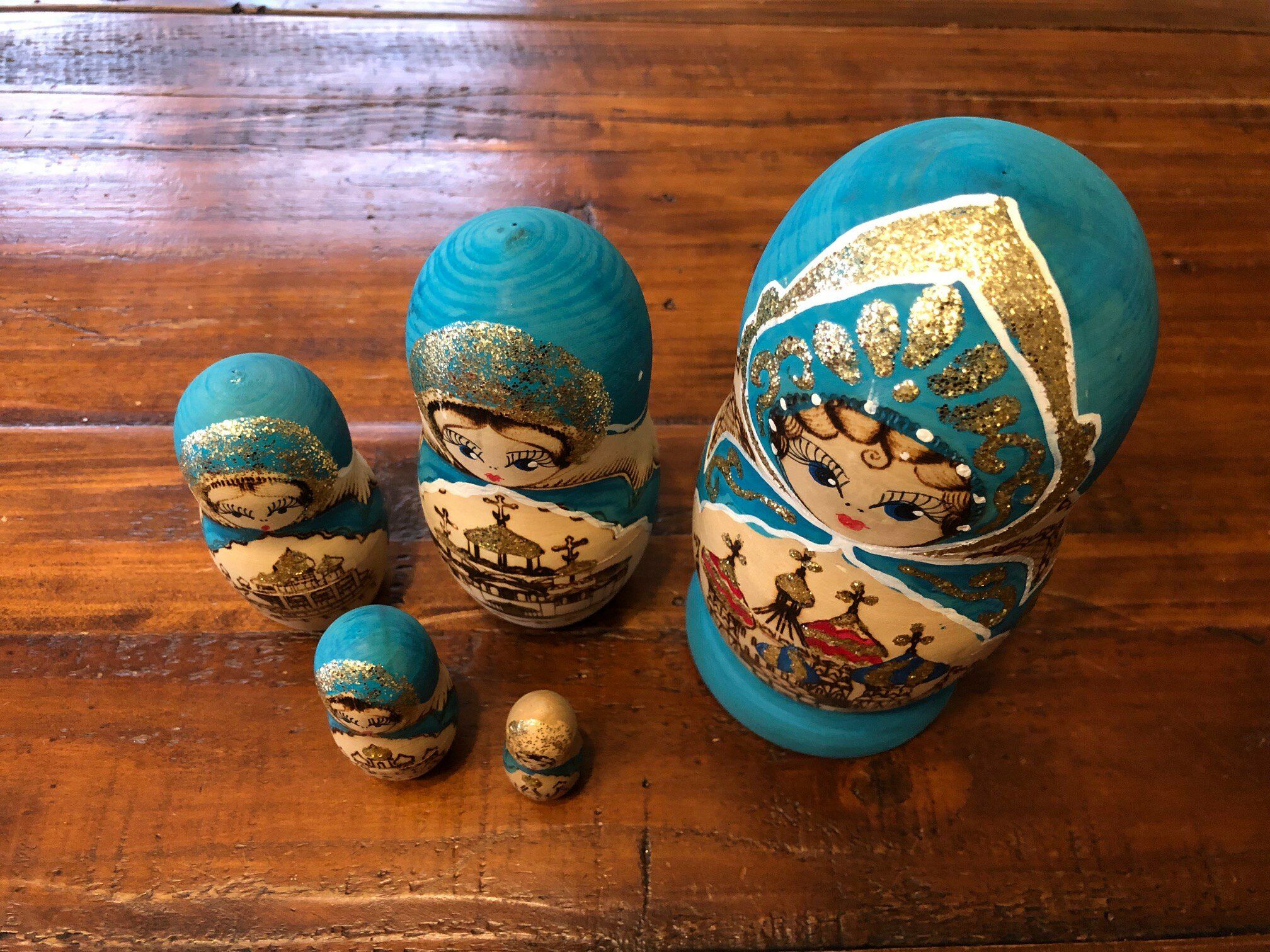 5 vintage Matriochka Russian dolls