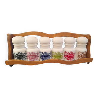 Complete spice rack with opaline pots