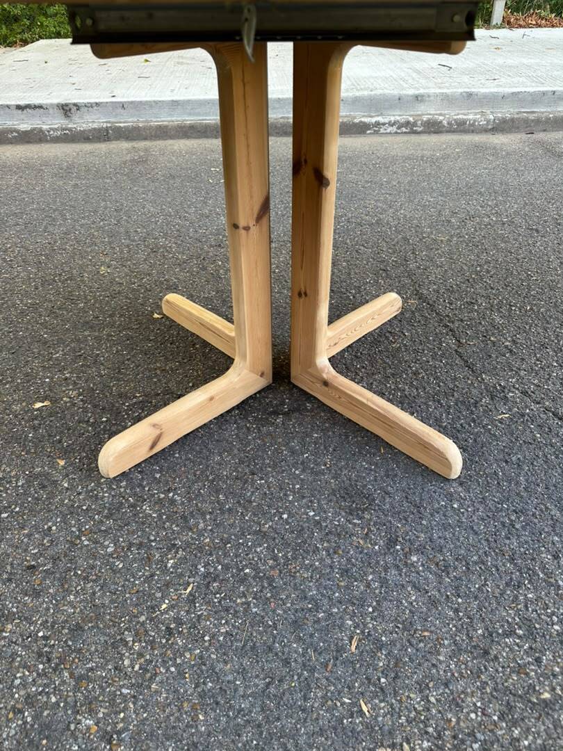 Table à manger ronde décapée extensible style Rainer Daumiller Hirtshal 146