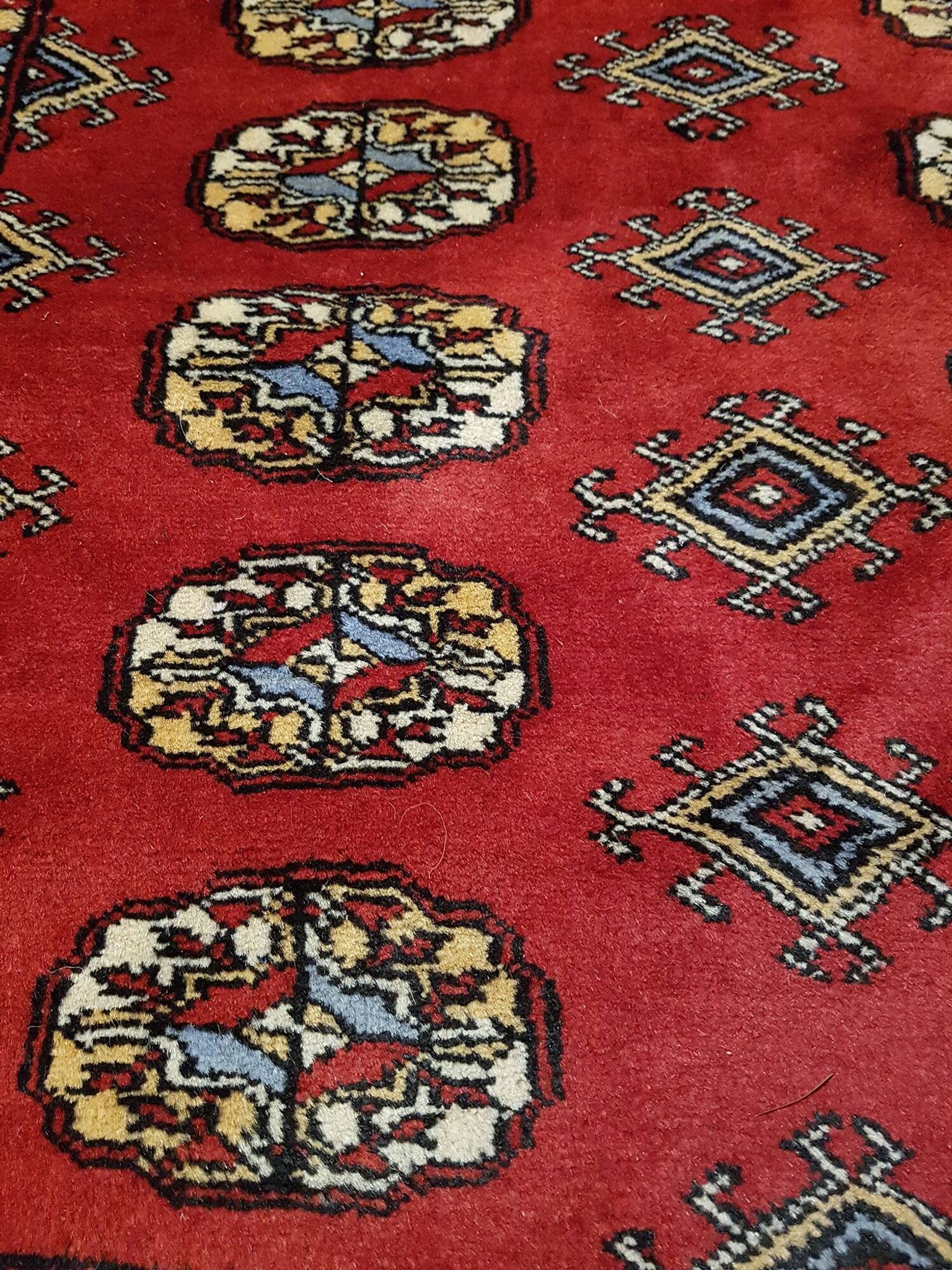 Tapis d'orient boukhara en laine entièrement fait main