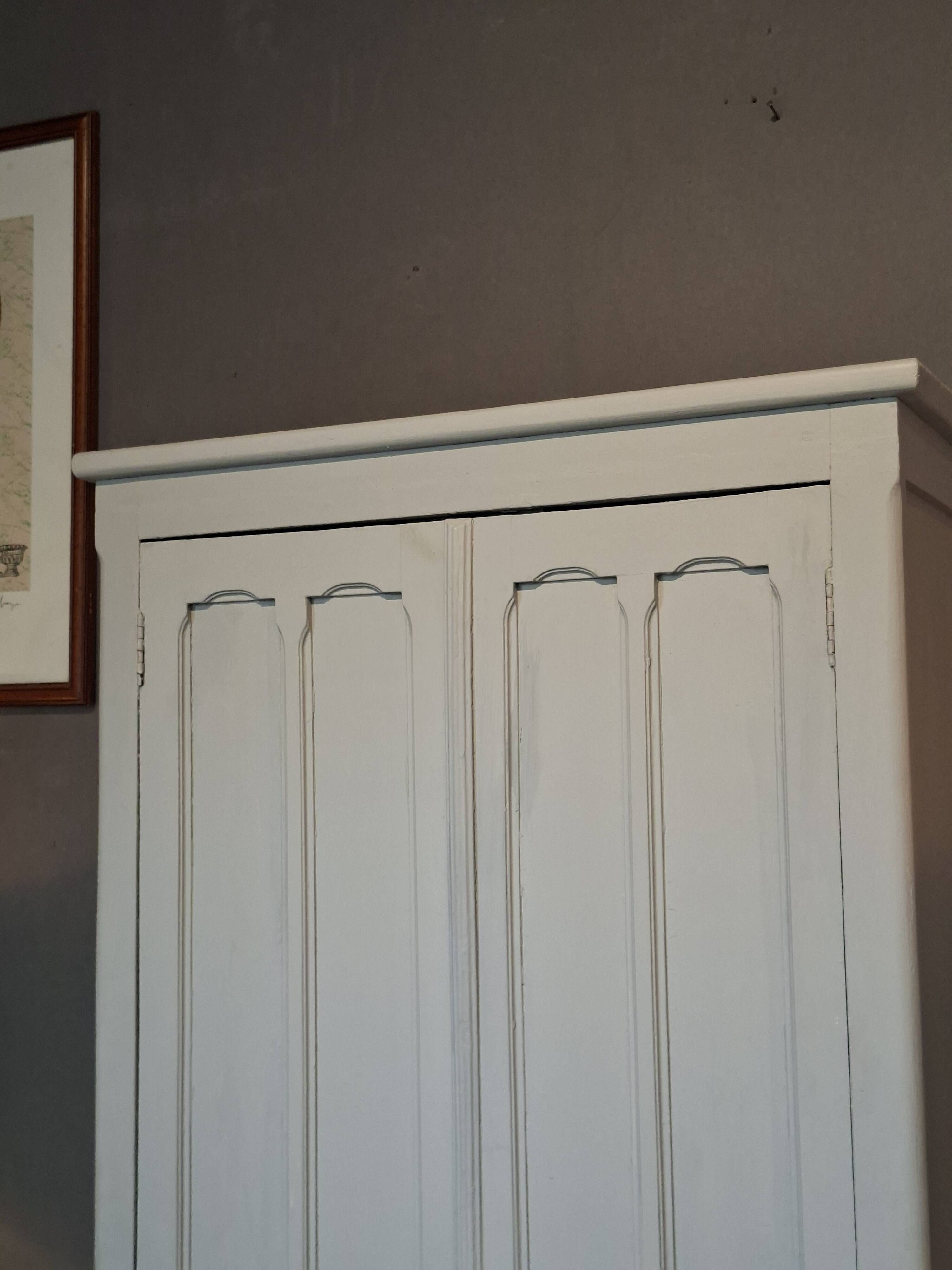 Armoire parisienne 