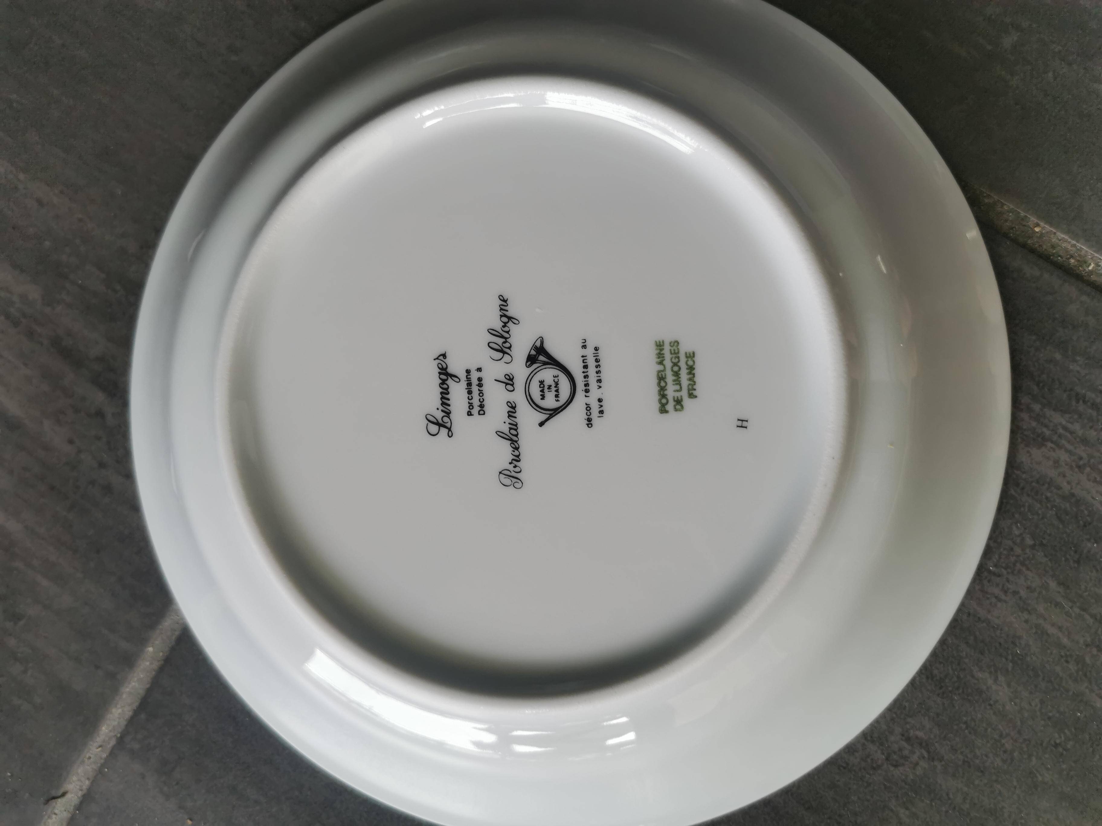 Deep plate with blue and gold decoration – 20 cm