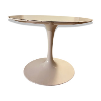 Circular sofa end on white metal leg. XXth work.