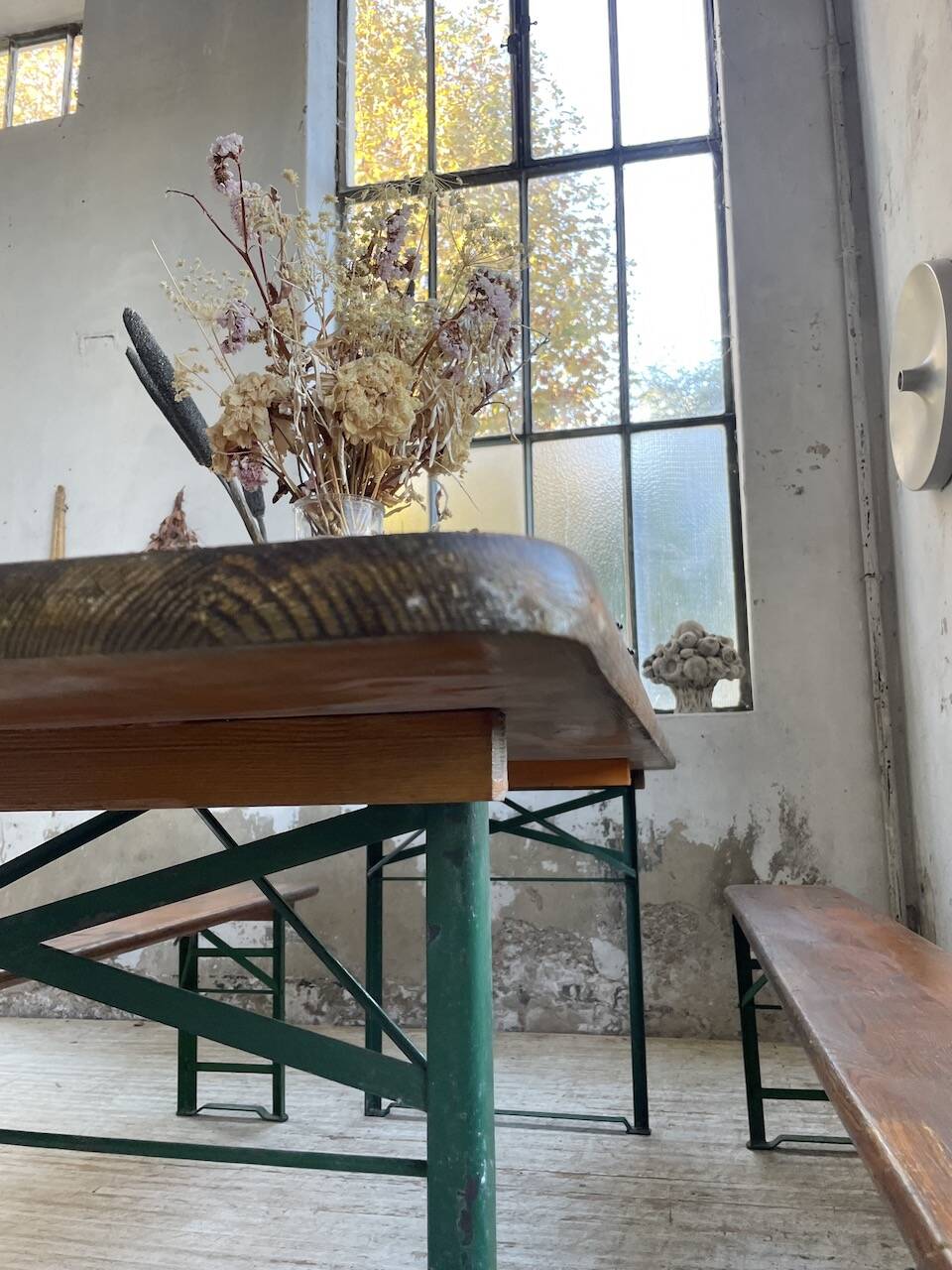 Guinguette table and its 2 benches