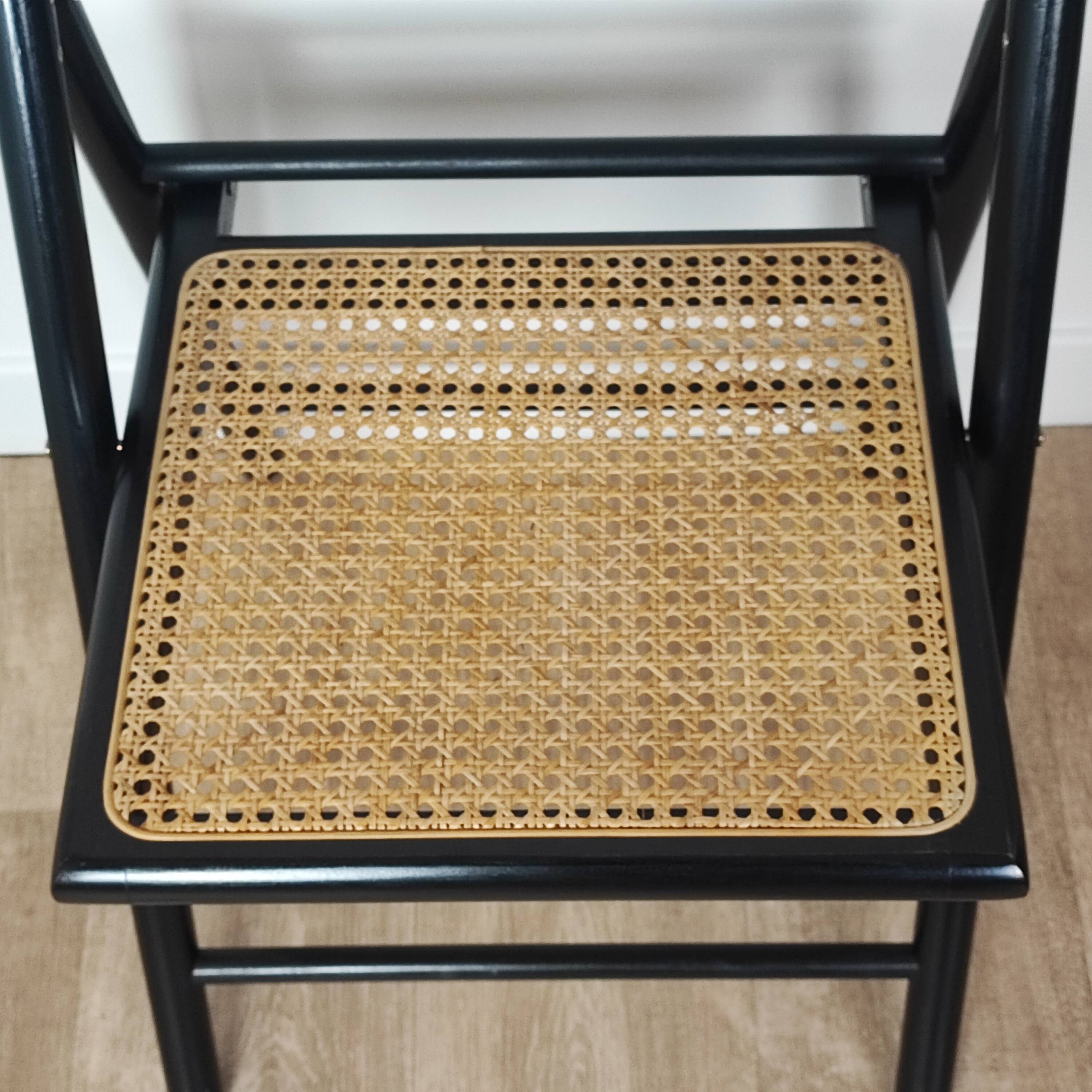 Chaises pliantes en bois et rotin