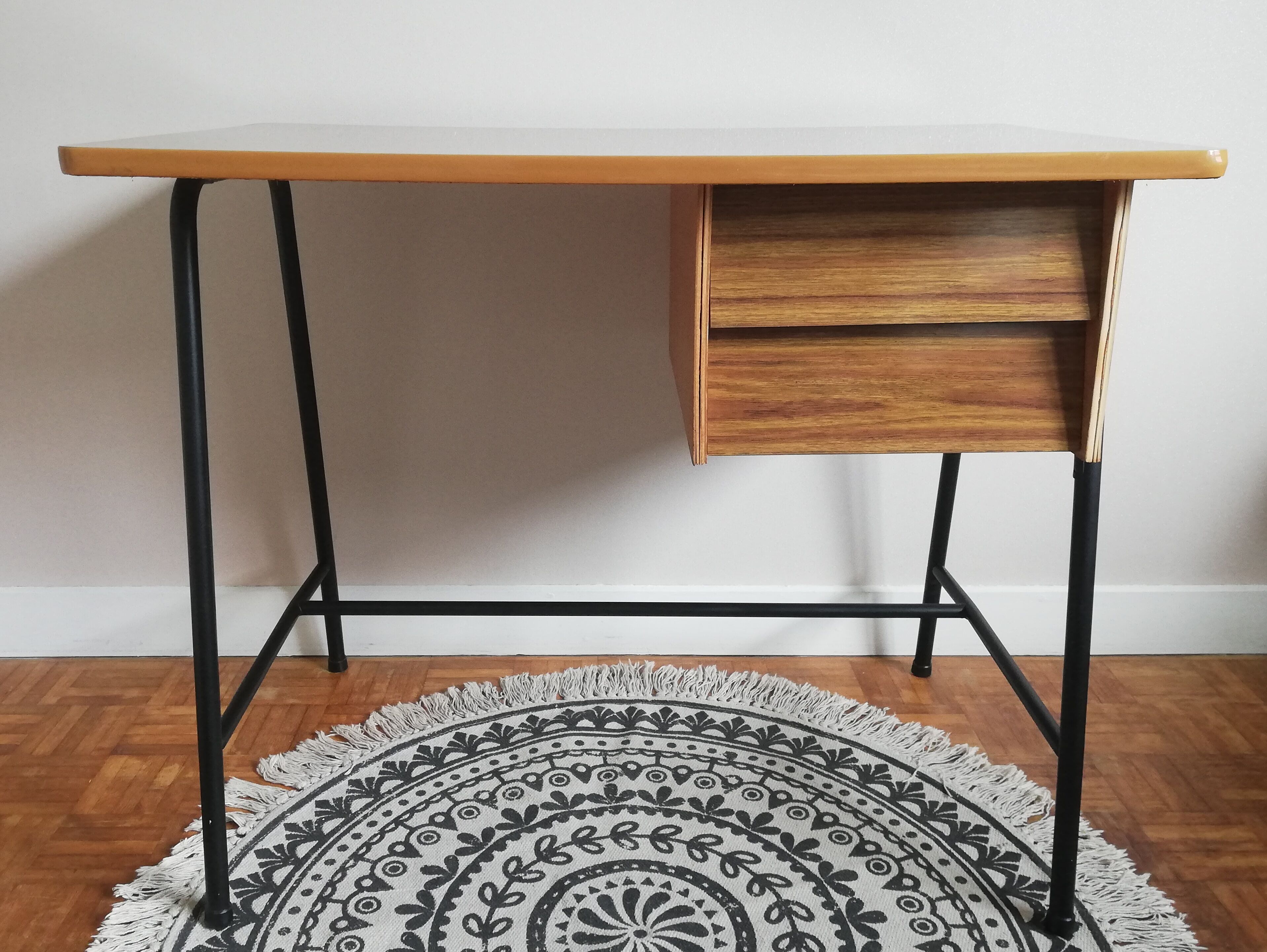 Office formica