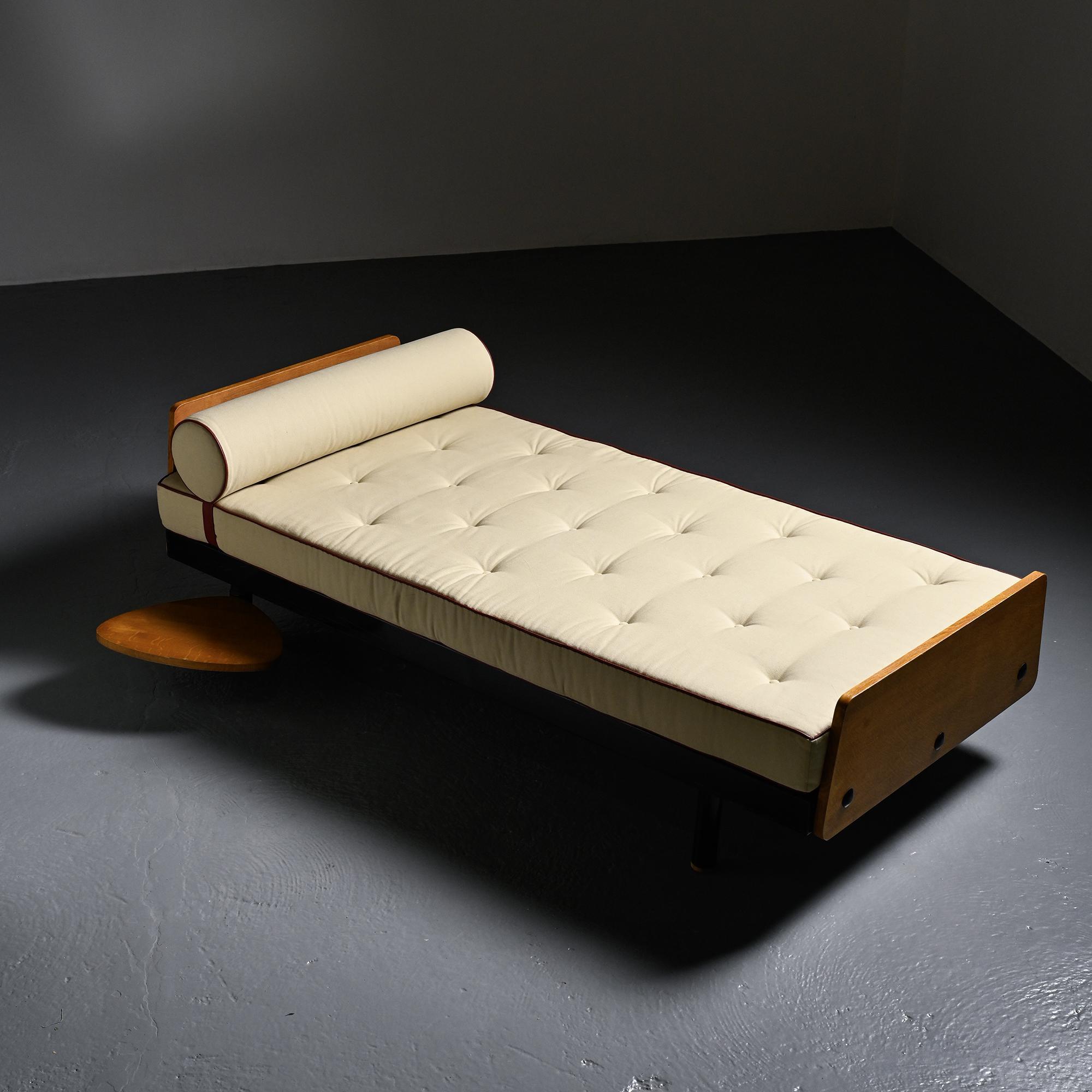 Lit de jour SCAL par Jean Prouvé, circa 1955