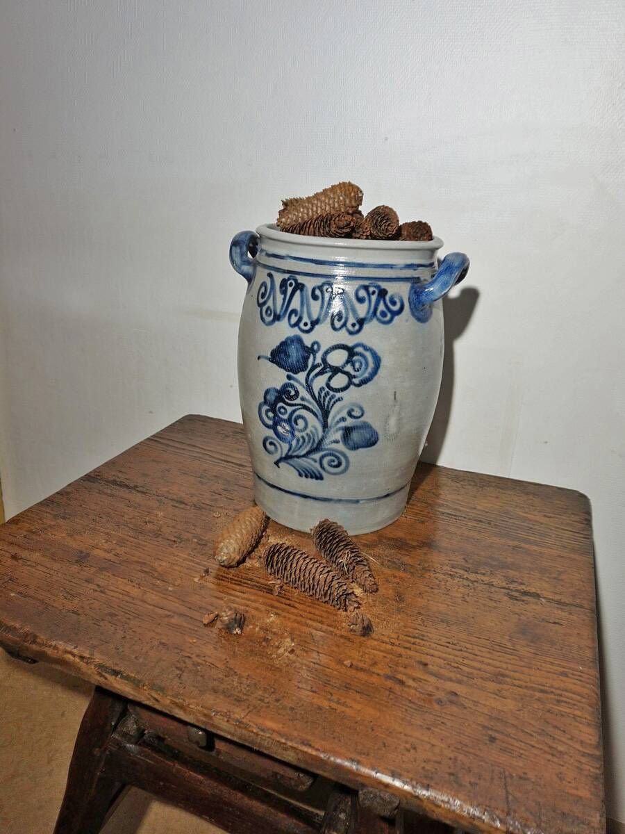 Small size Antique Bankers/ Rent or Merchant Table, late 18th C.