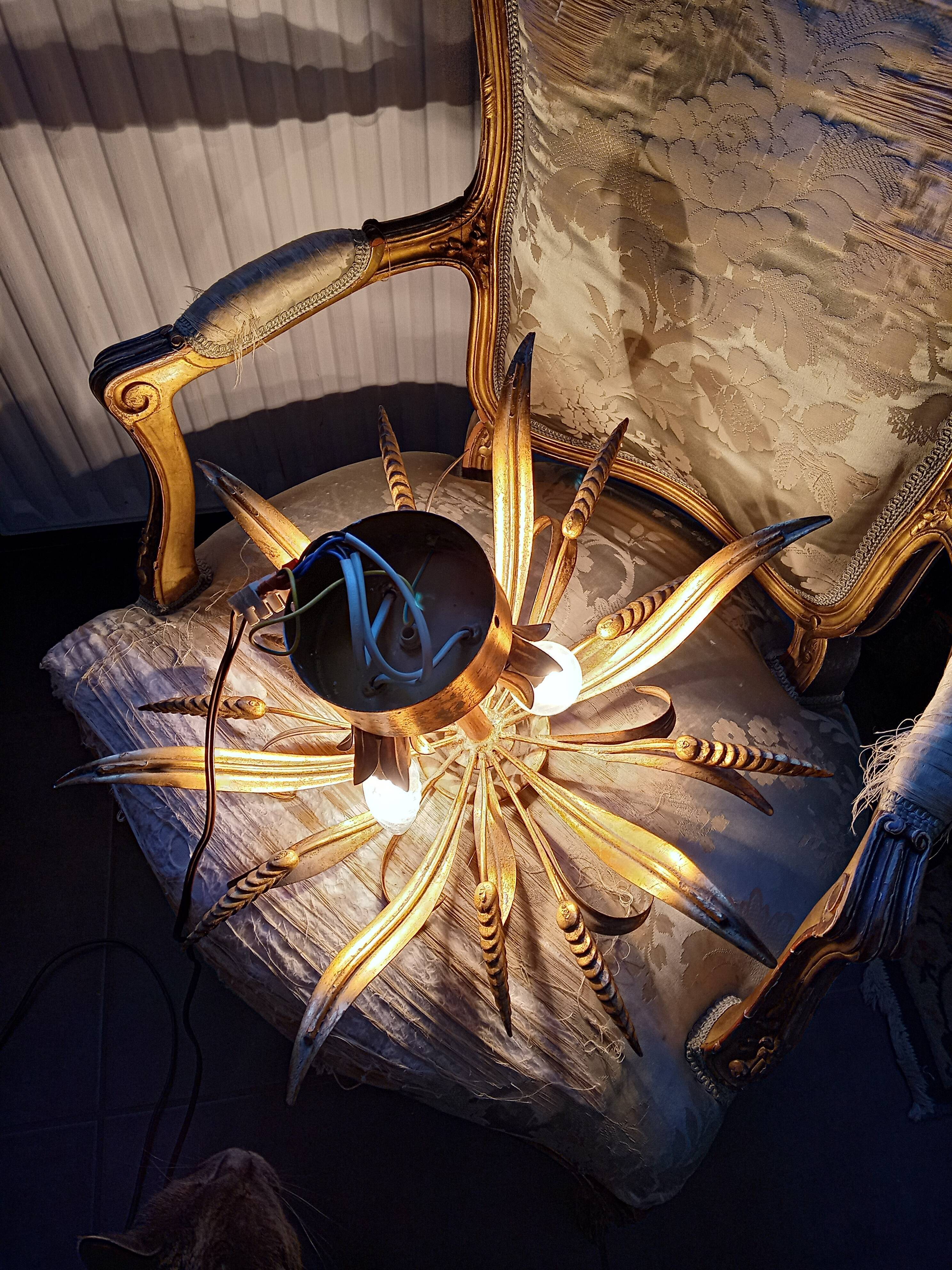 Lustre métal doré