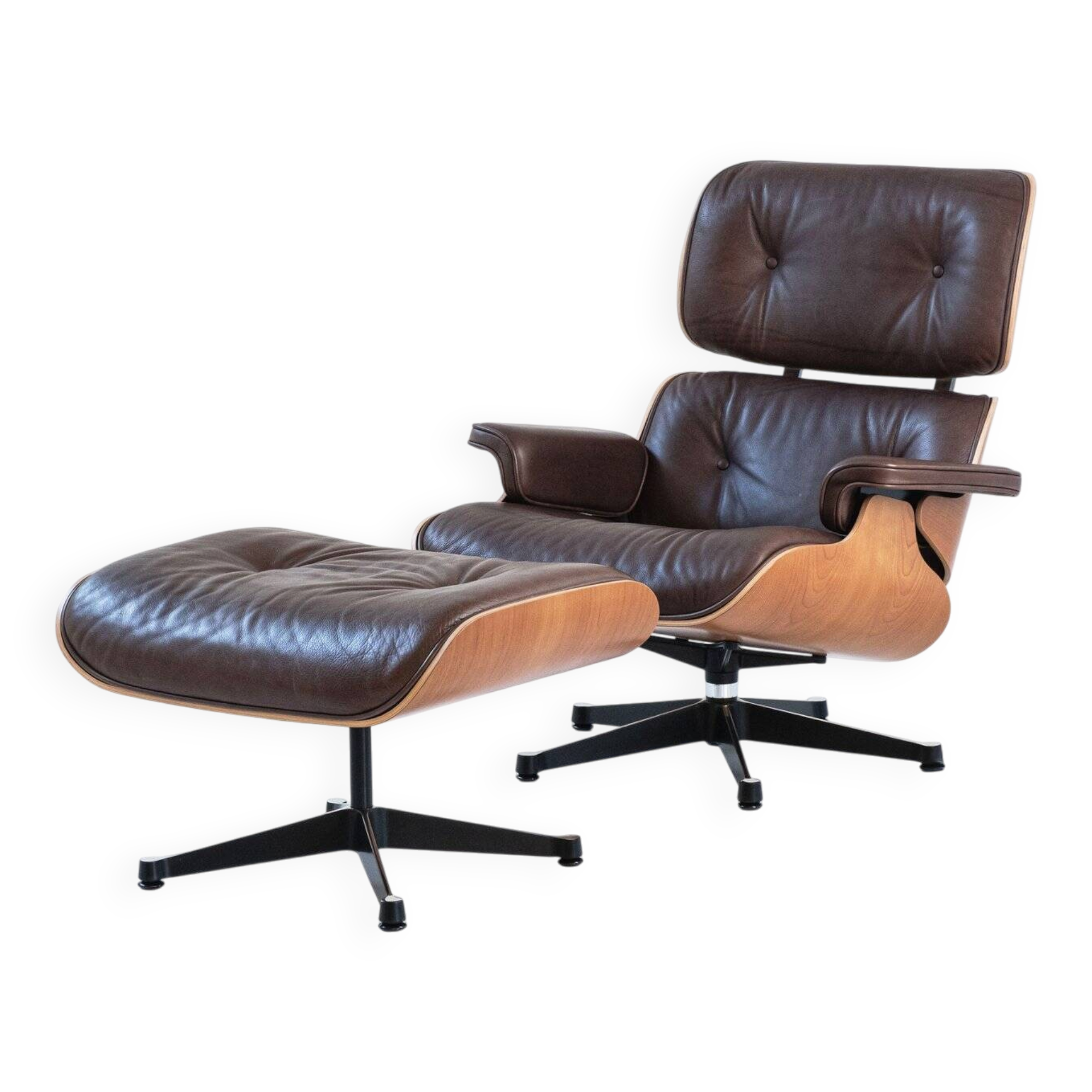 Vitra Eames Lounge Chair & Ottoman – American Cherry
