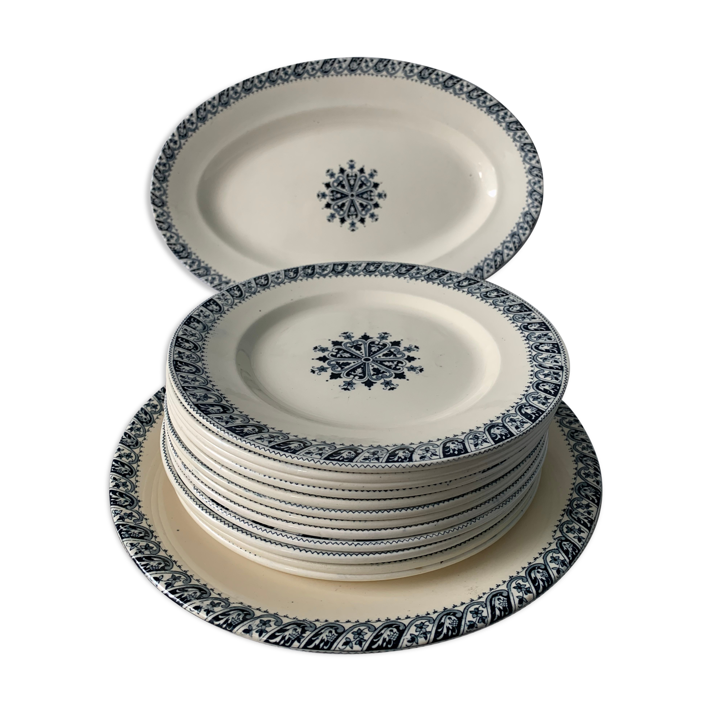 Lot of 12 old flat plates and 2 dishes, Terre de fer Henri II Salins