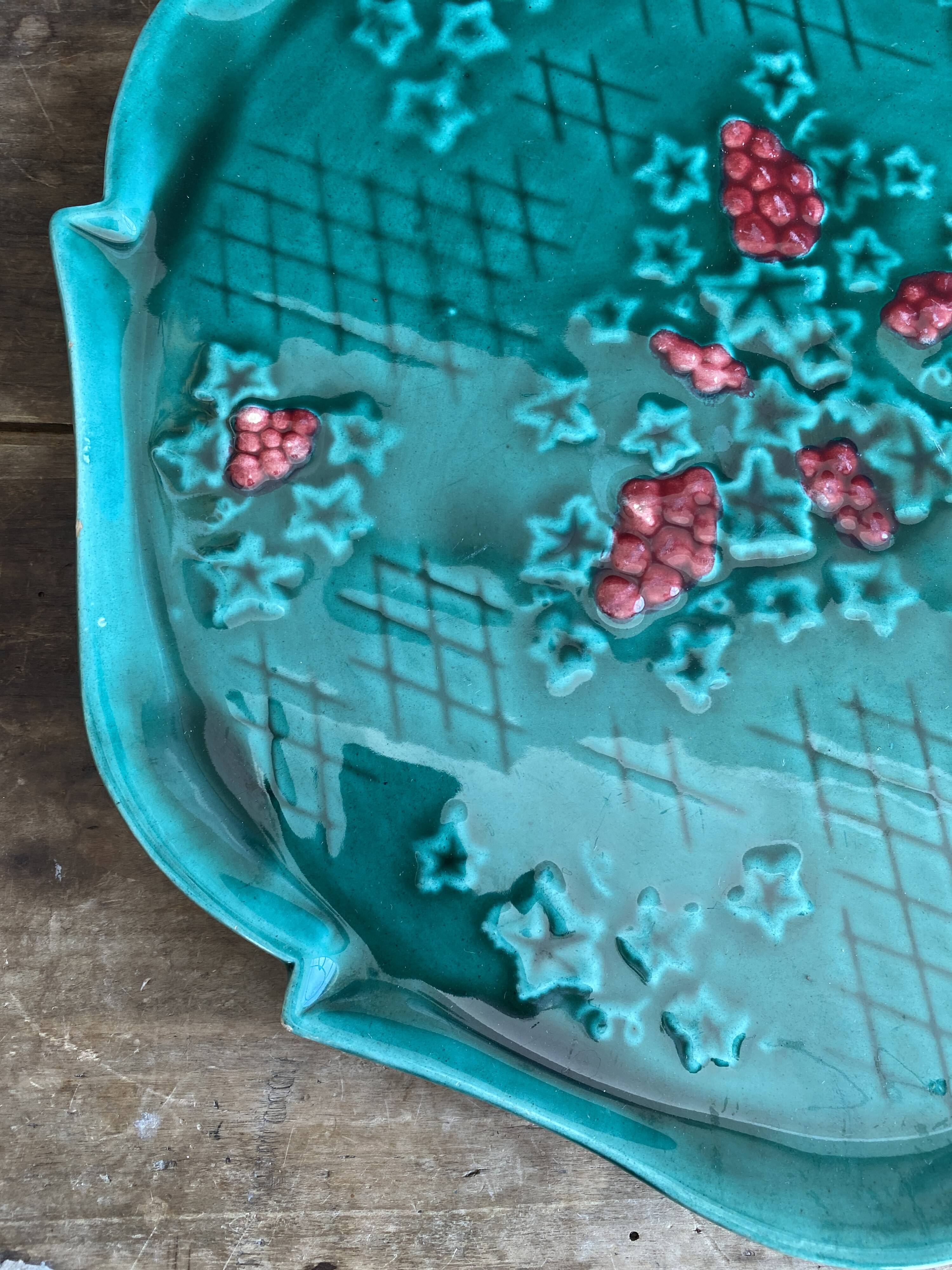 Vintage ceramic pie dish – Signed C.V. 471