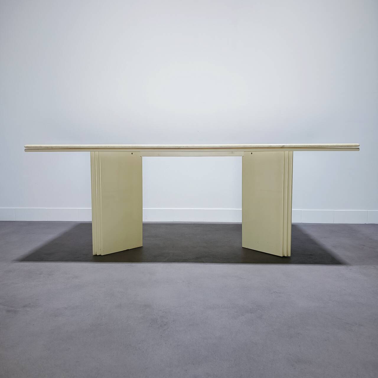 Rare table à manger kazuhide takahama "olinto" plateau en marbre - b&b italia