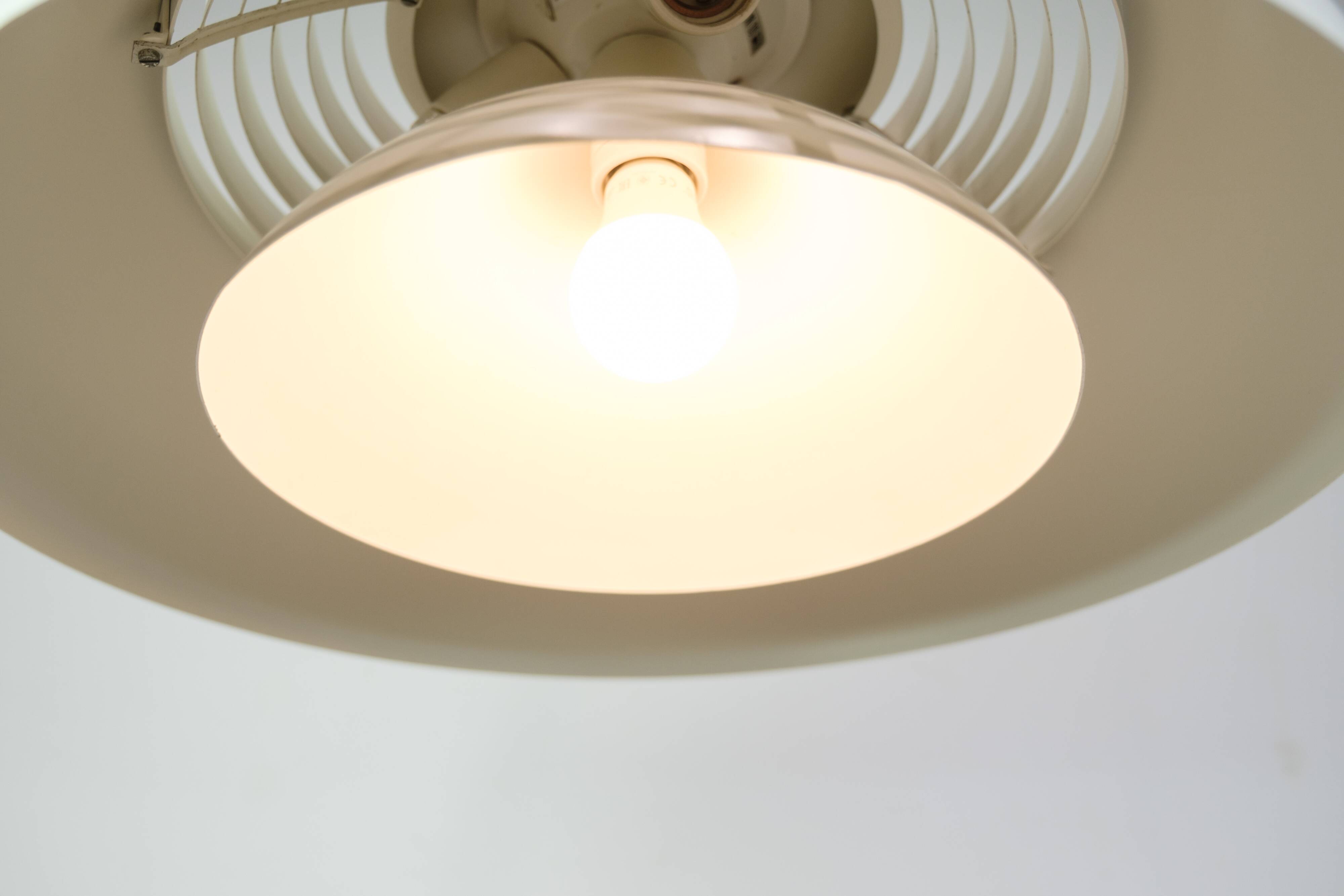 AJ Royal pendant - ceiling lamp - aluminium & steel - white - Arne Jacobsen - Louis Poulsen - 1960s