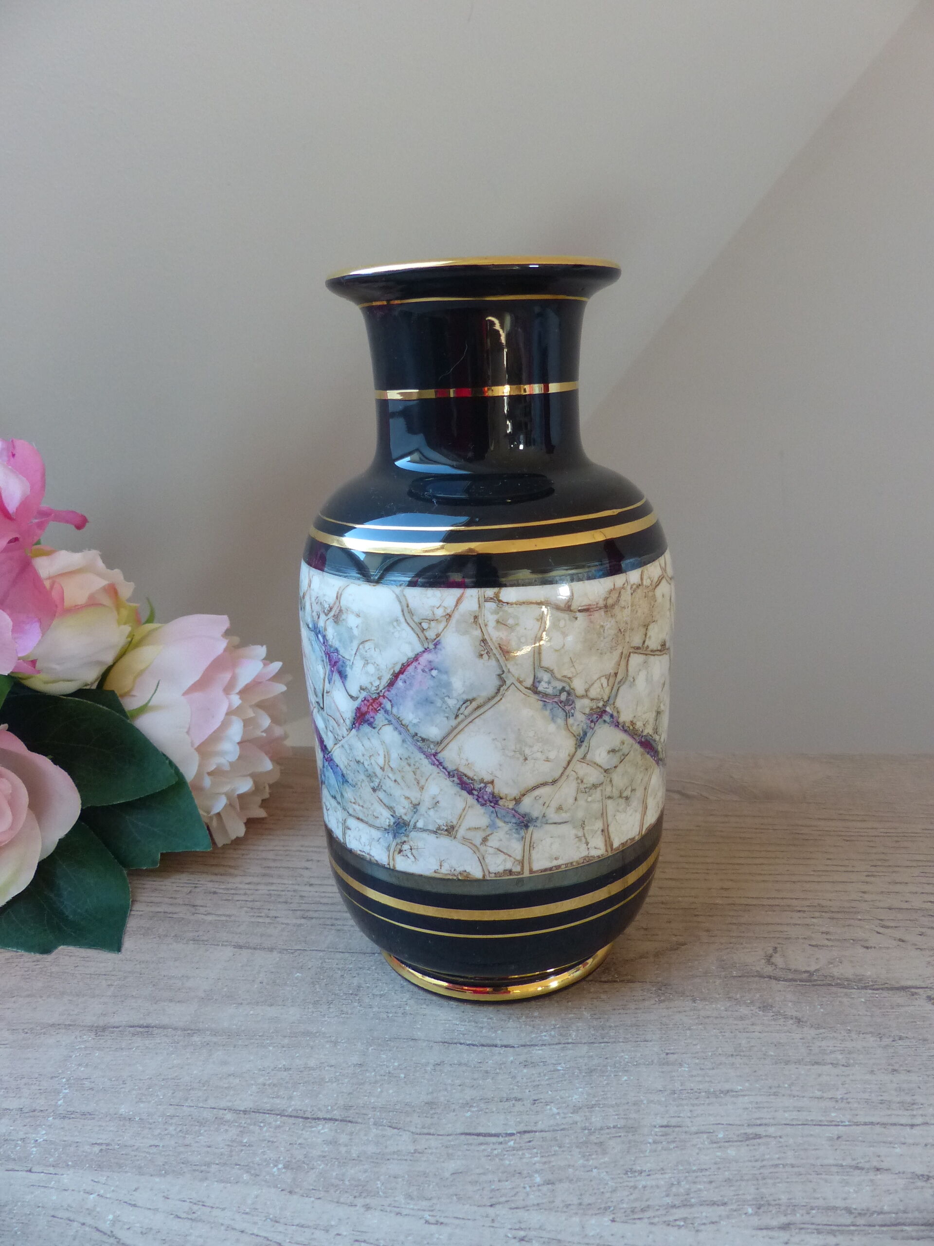 Black and gold vintage vase, ribbed decorated vase, black marble ceramic vase, oriental vase