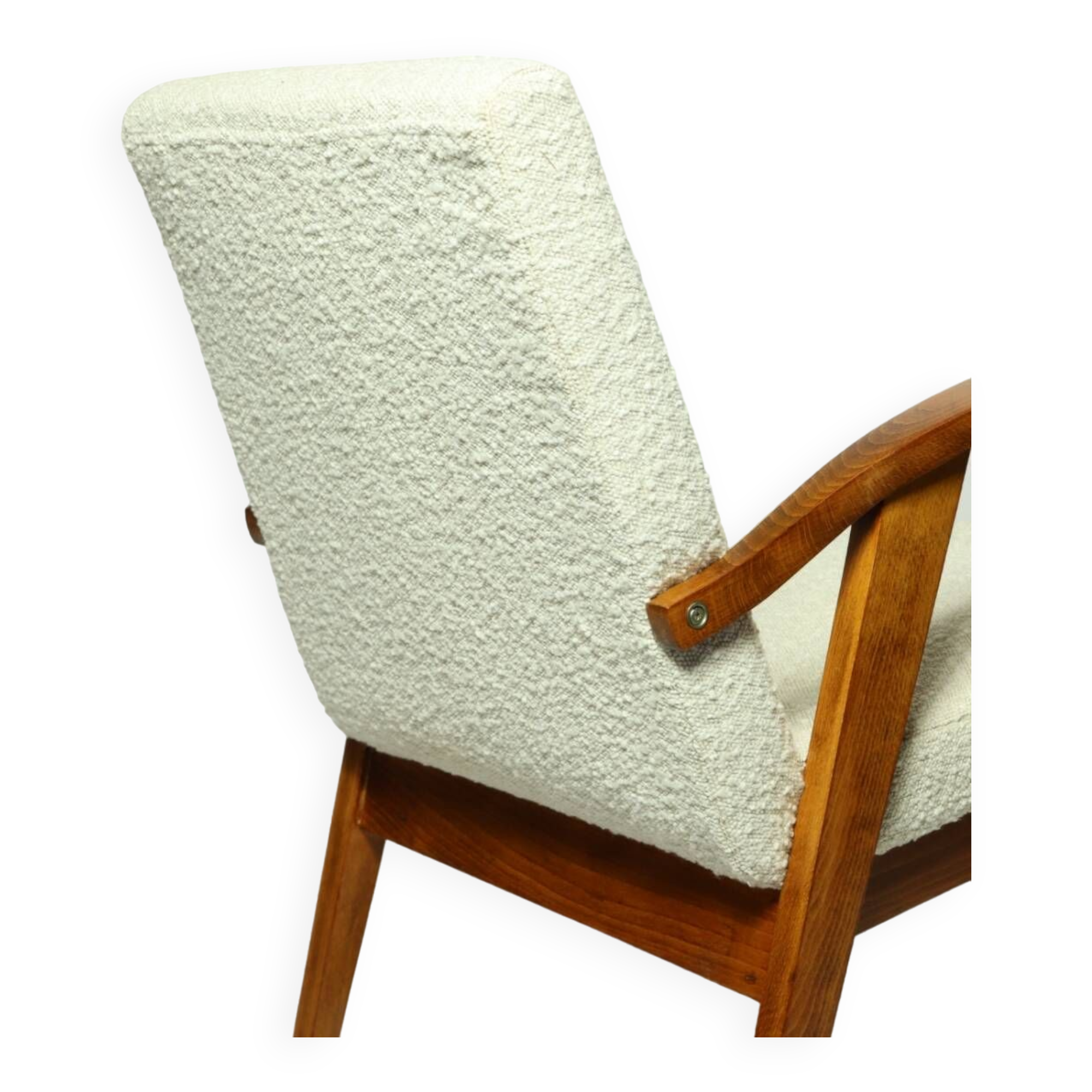 Fauteuil en bois et tissu bouclette beige clair restauré, design Puchala 1970