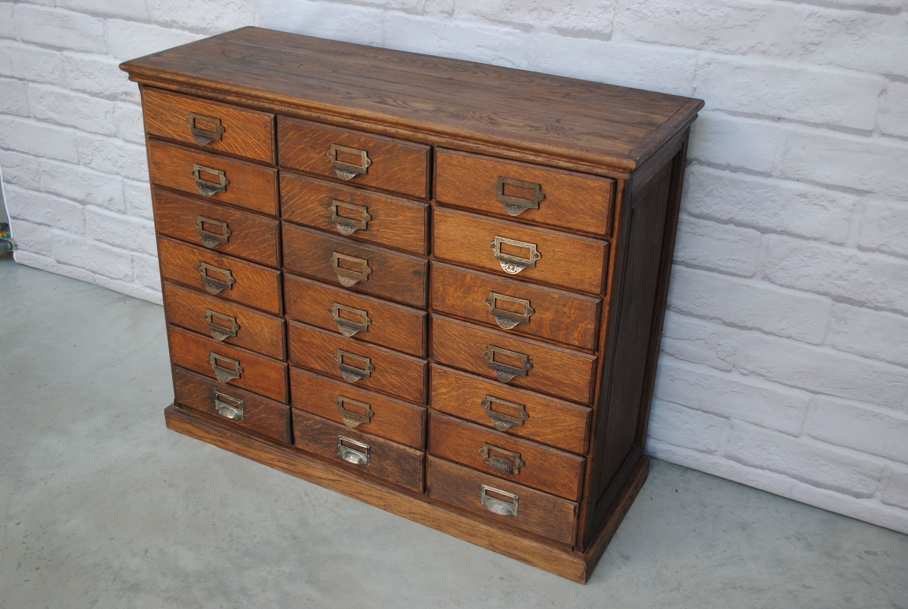 Chouanard notary cabinet