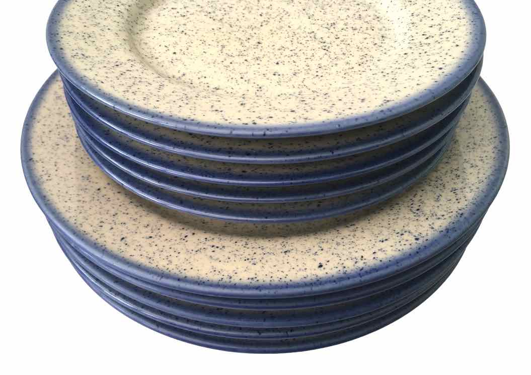 Set of 10 plates in stoneware from Poland