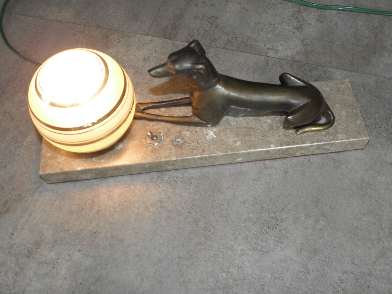 Art deco table lamp in marble and bronze dog figurine