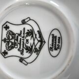 Round porcelain plate, double gold line manufacture, hand-painted.