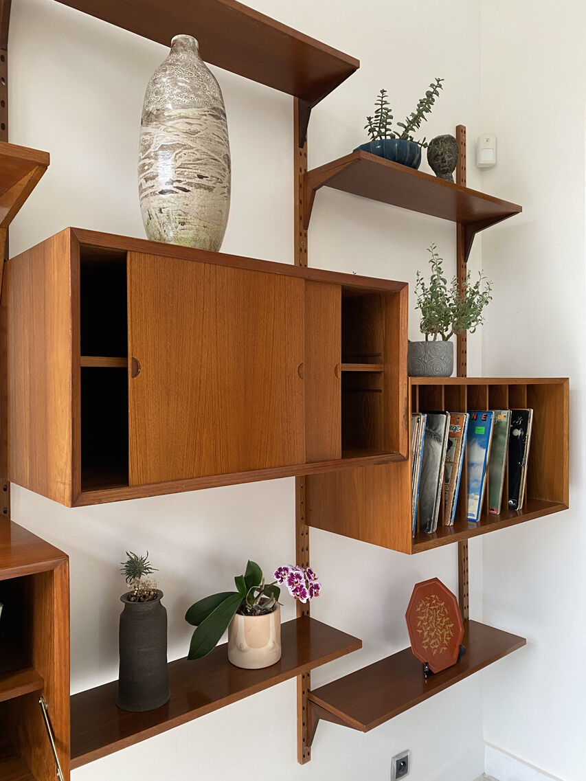 "Royal System" set of 4 teak columns, by Poul Cadovius 1970