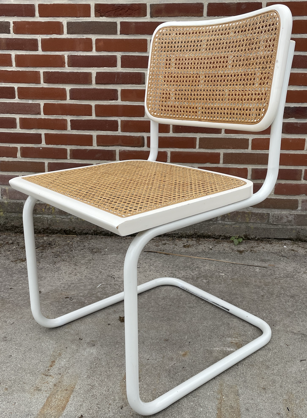 Set of 4 Cesca b32 model chairs in white by Marcel Breuer