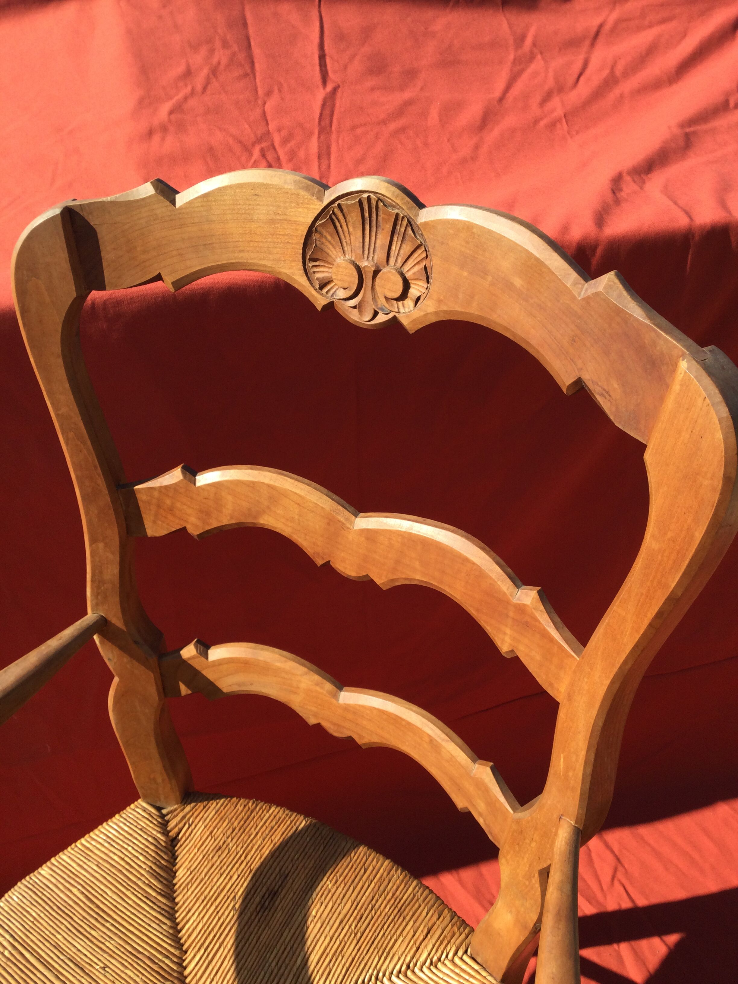 Rustic chair Louis XV mulched in cherry