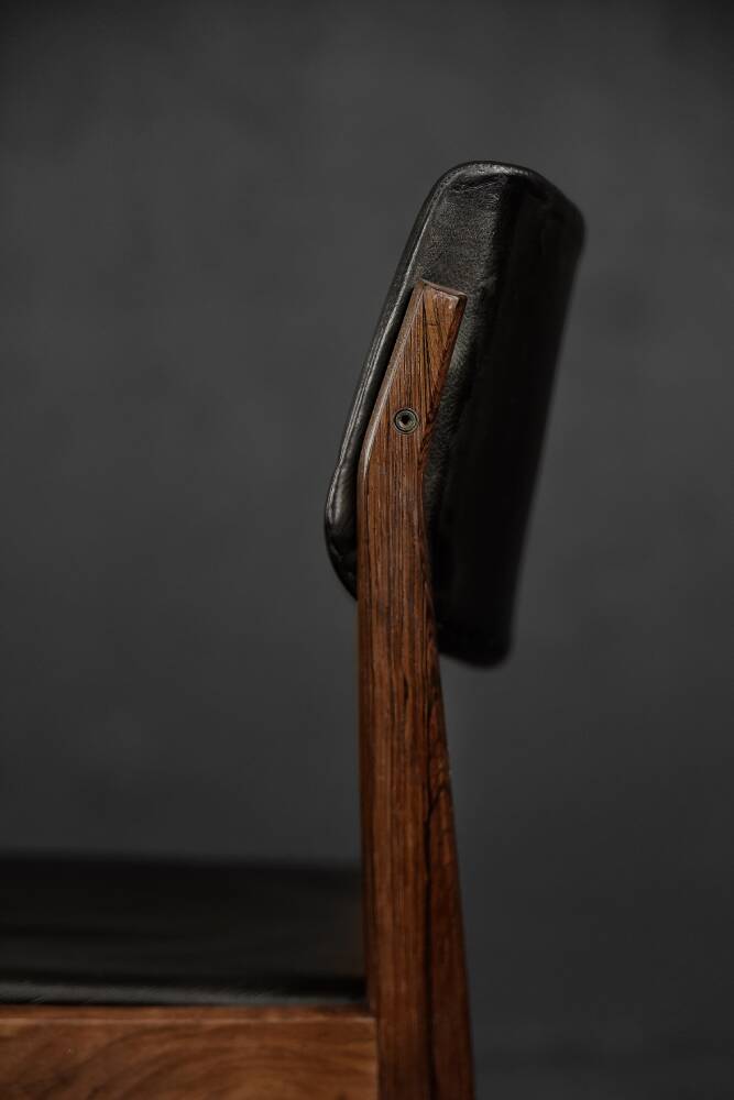 Modern vintage Scandinavian chairs in rosewood and black leather from the mid-century by Bramin, set of 3.