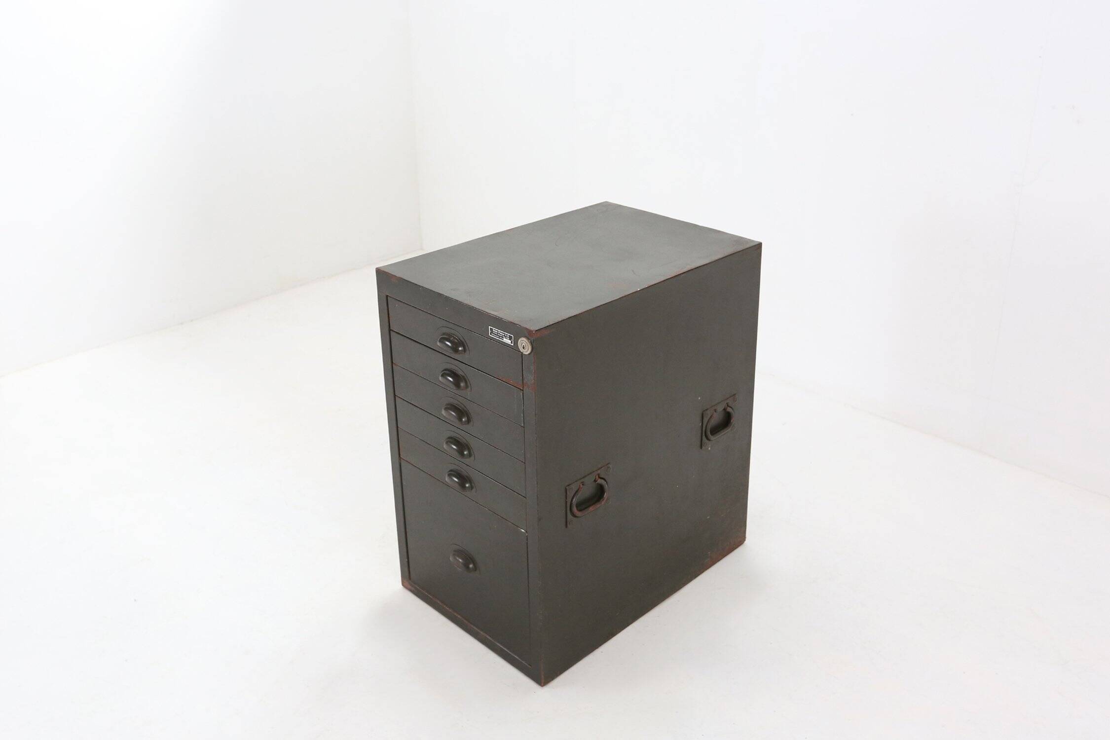 Classeur, commode militaire en métal vert, 1956