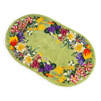 Oval rug from the 70s in pure wool 144x88cm
